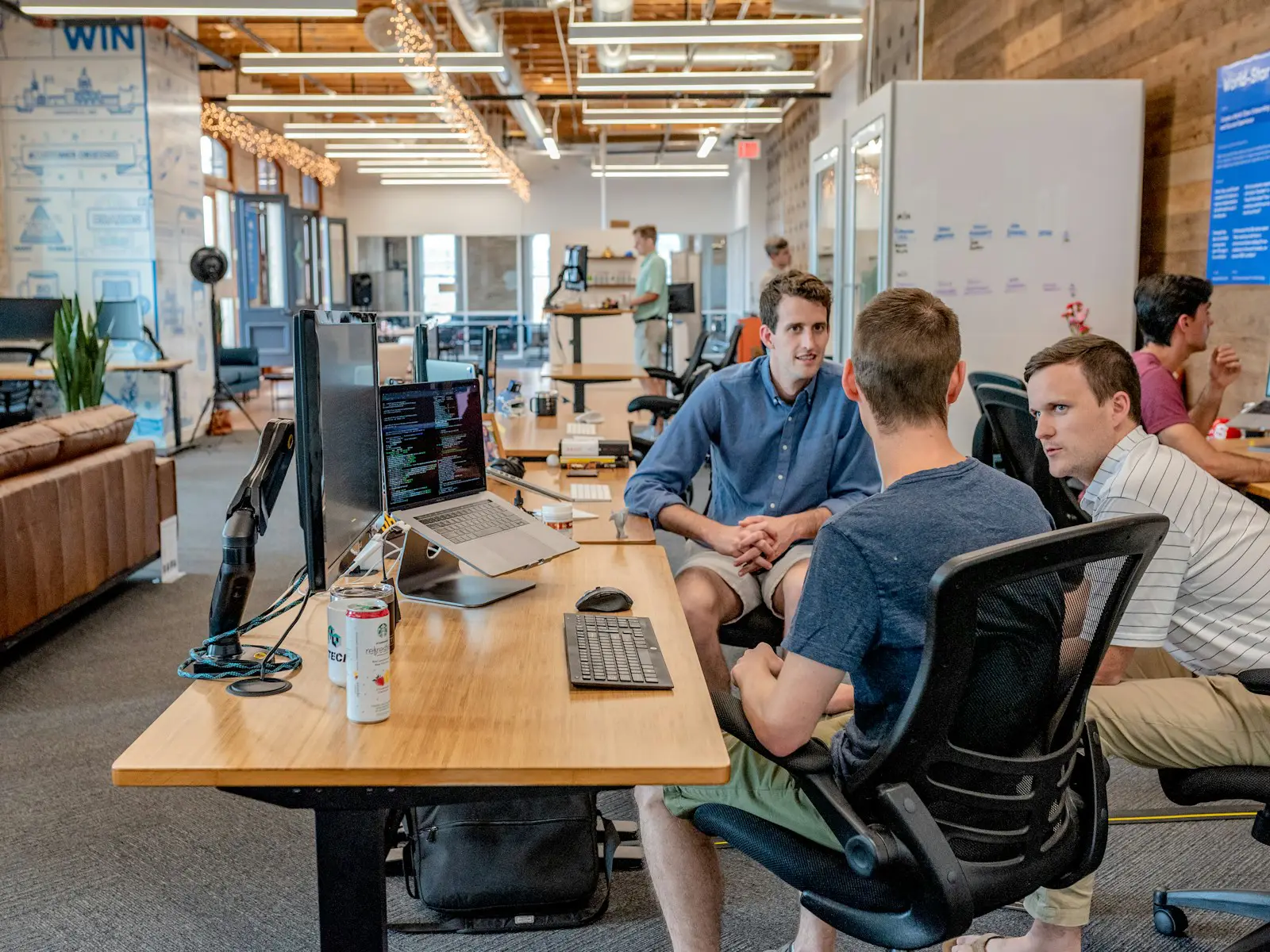 Managed execution team working around a shared workstream